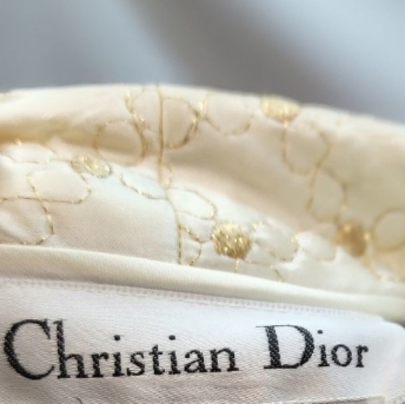 Vintage Christian Dior Luxury Robe - Picture 9 of 16